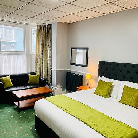 Palm Court B&B Ильфракомб Экстерьер фото