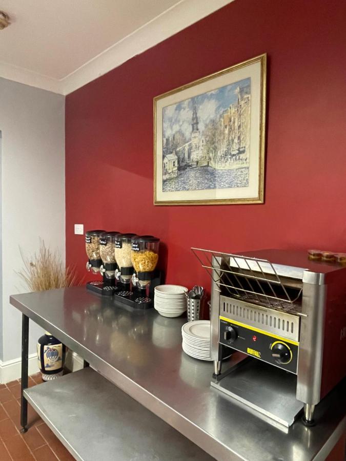 Palm Court B&B Ильфракомб Экстерьер фото