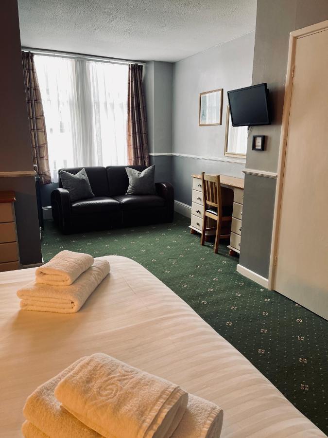 Palm Court B&B Ильфракомб Экстерьер фото