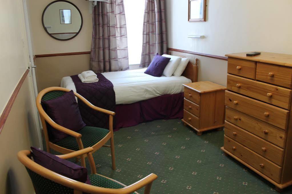 Palm Court B&B Ильфракомб Экстерьер фото